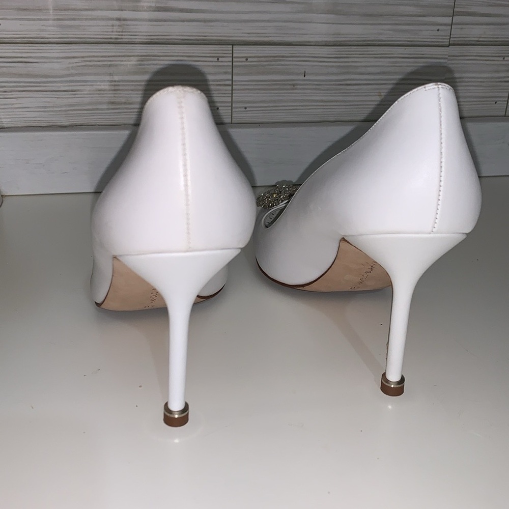 Manolo Blahnik leather Hangisi 90 crystal-embellished white pumps size 40 - Picture 5 of 13